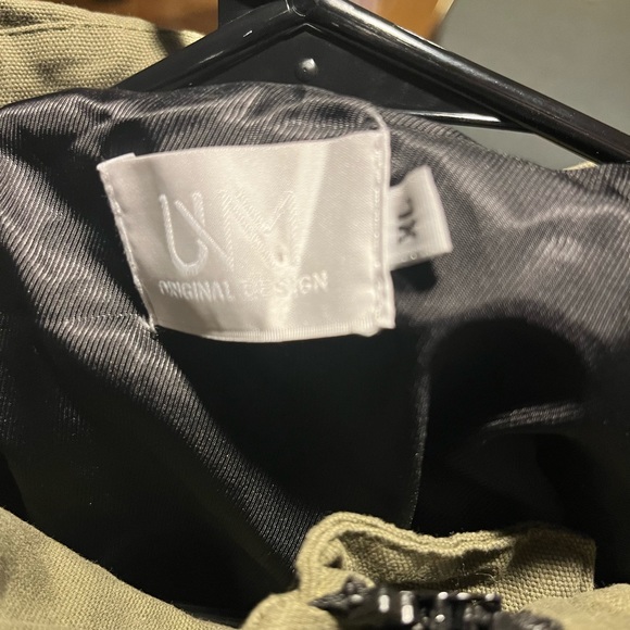 Strappy jacket - Picture 7 of 12